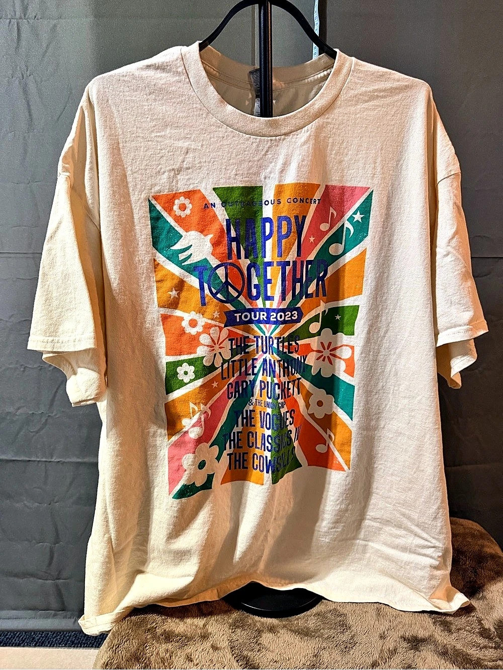 Gildan Happy Together Tour 2023 Graphic Tour Tee 3XL